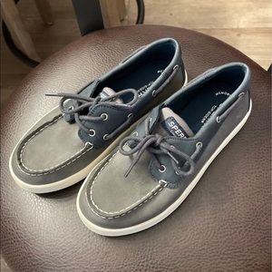 Gray Boys Size 3.5 Sperry Shoes
